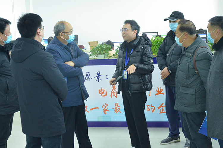 滁州市关工委副主任高谦、科技局总工程师卢少悟一行莅临我司视察指导工作